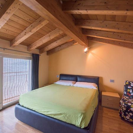 B&B Nest On The Lake เลซเซโน ภายนอก รูปภาพ