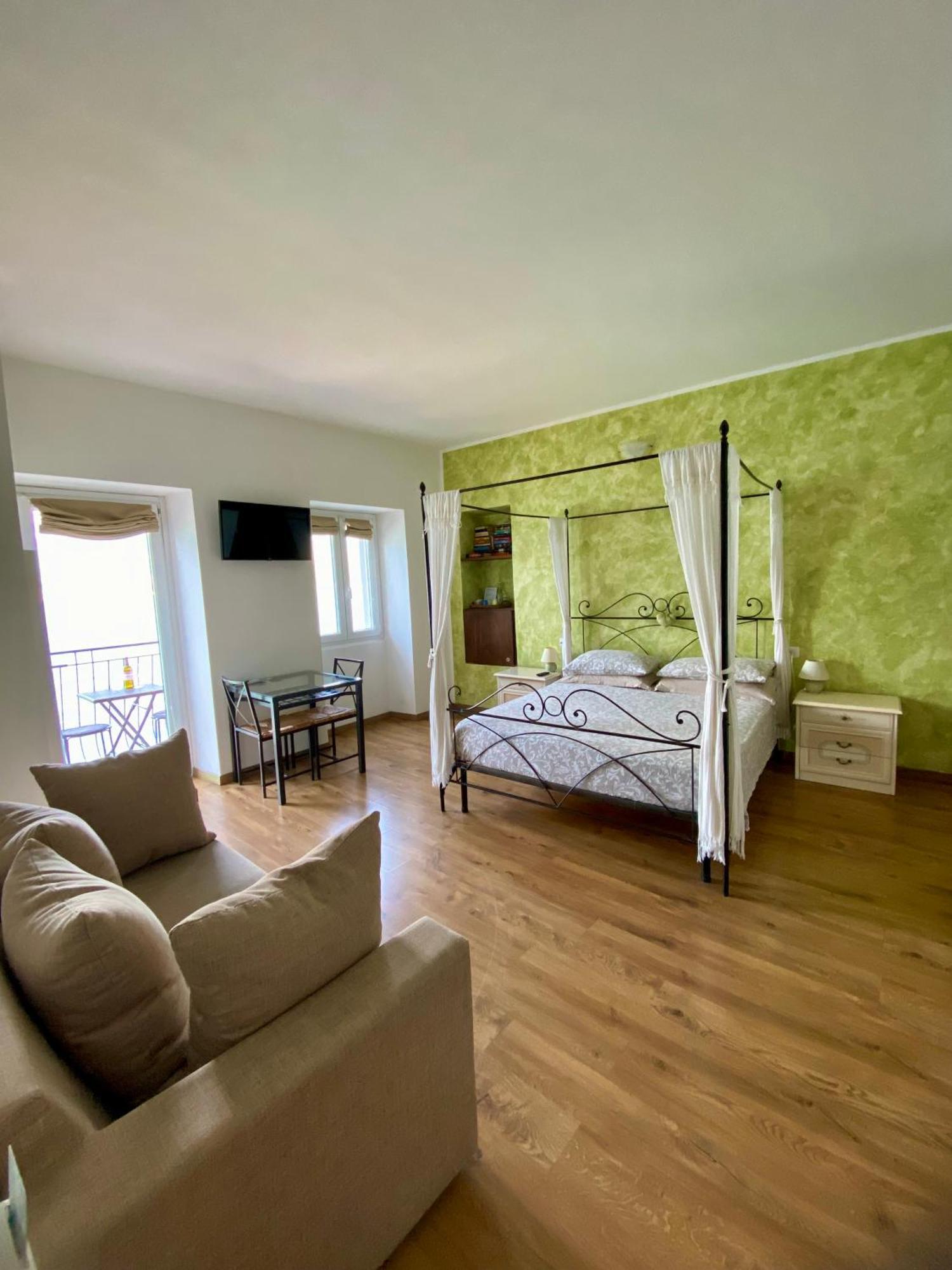 B&B Nest On The Lake เลซเซโน ภายนอก รูปภาพ